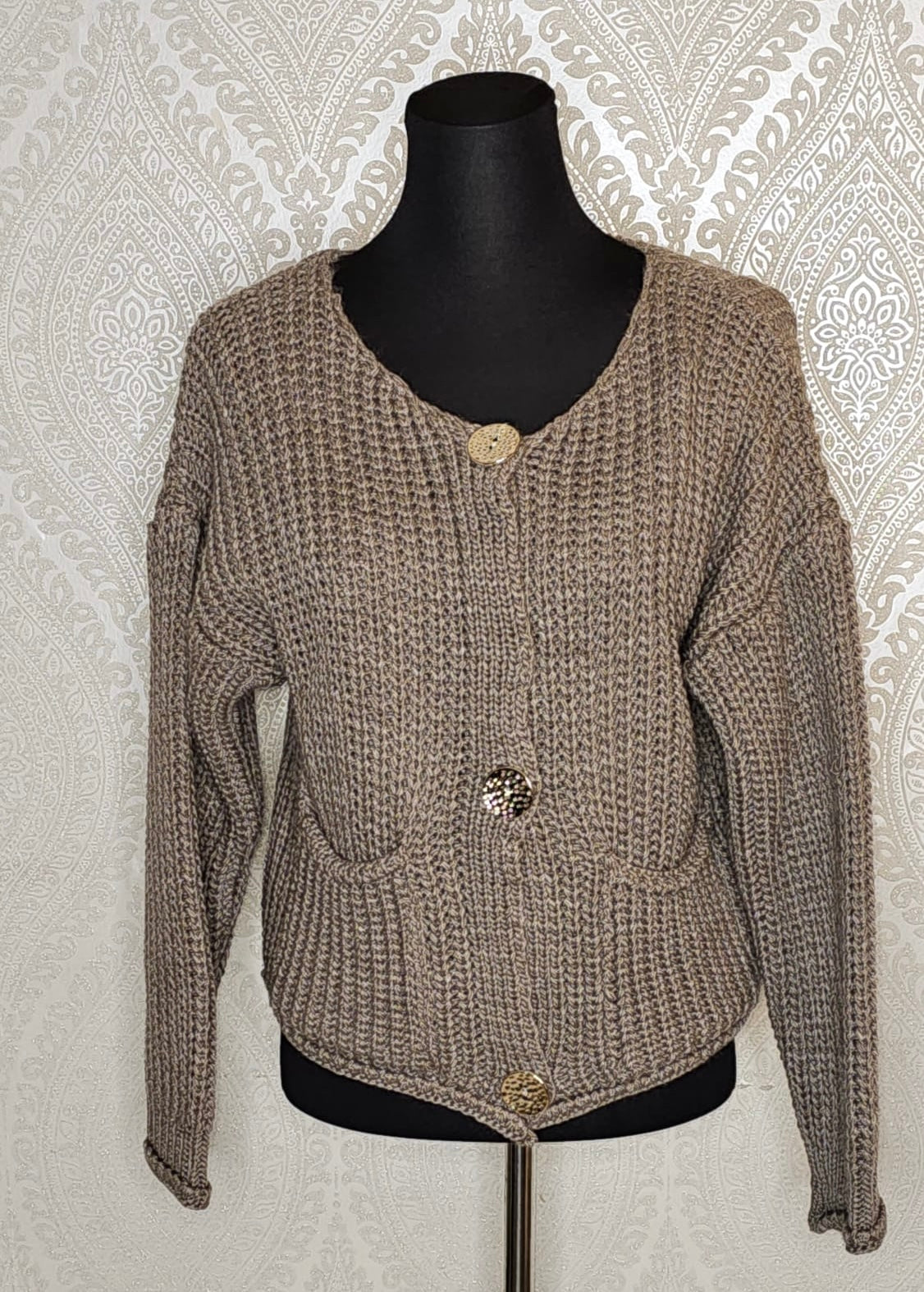 Knopf Strickjacke