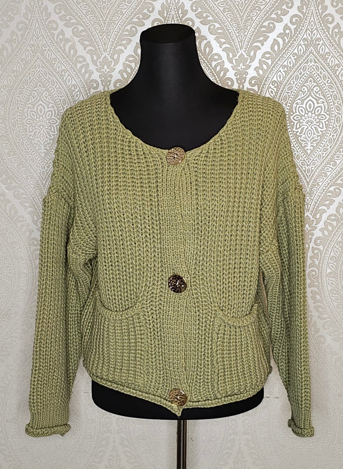 Knopf Strickjacke