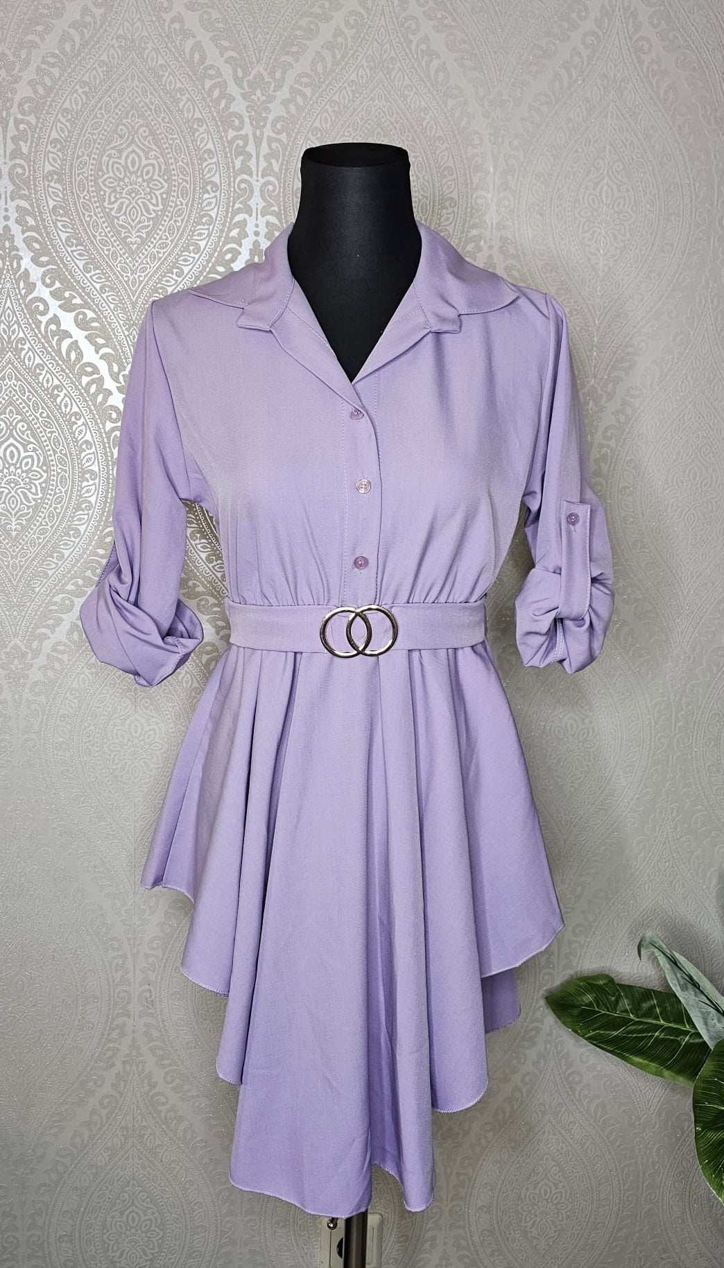 Blusenkleid mit Knöpfe und Bindegürtel (Einheitsgrösse tragbar bis M) Damen - Kleid