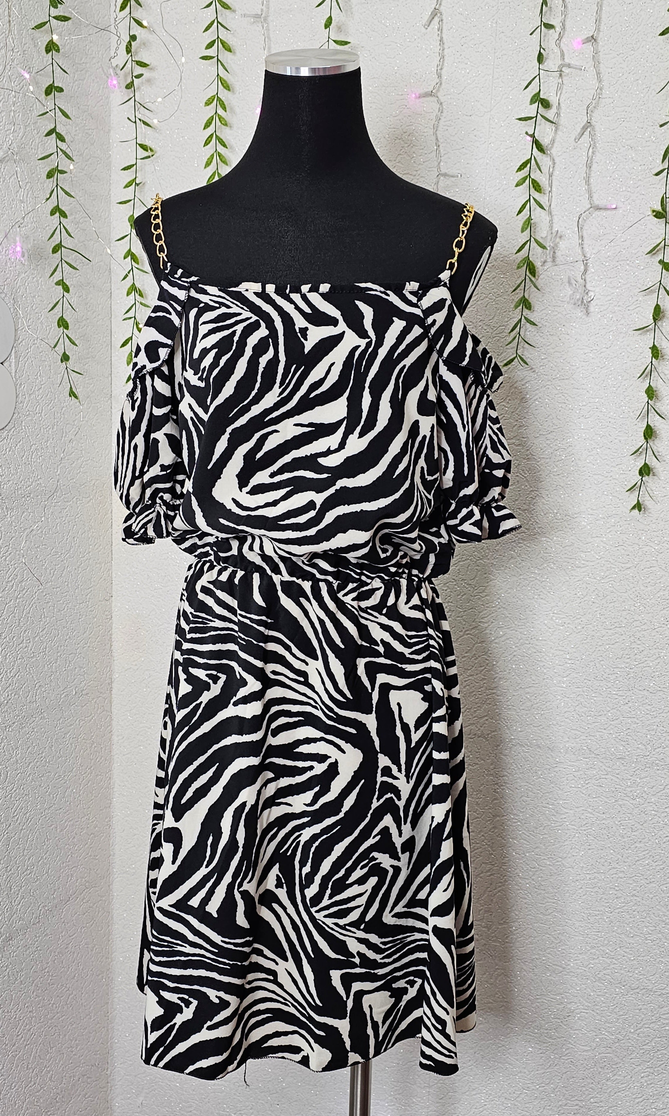 Damen Kleid mit Ketten Träger (Einheitsgröße tragbar bis Größe L) Damen-Kleid
