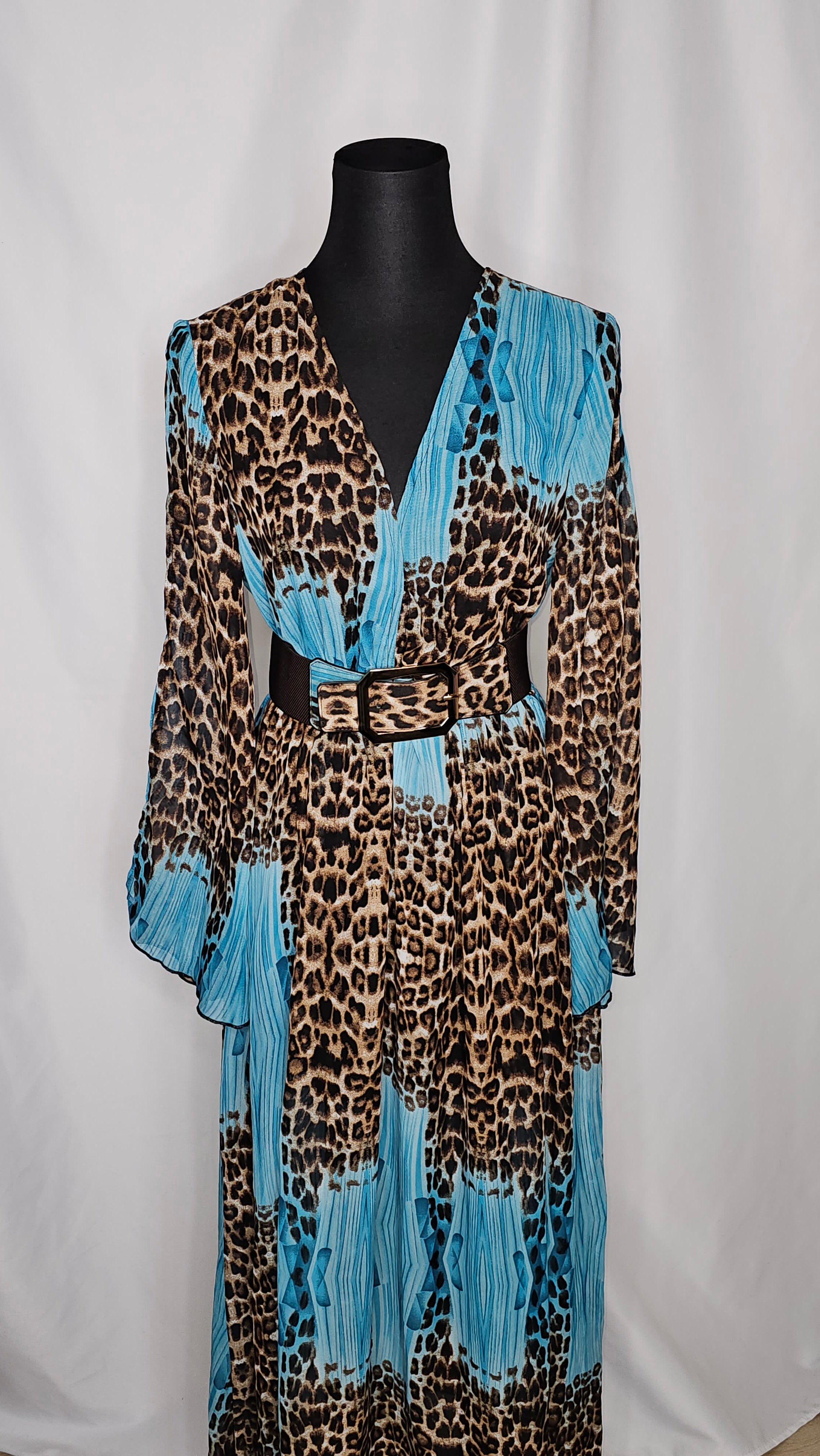 Damen Langarmiges Kleid mit schlitz und Gürtel ( Größe M) Damen- Kleid