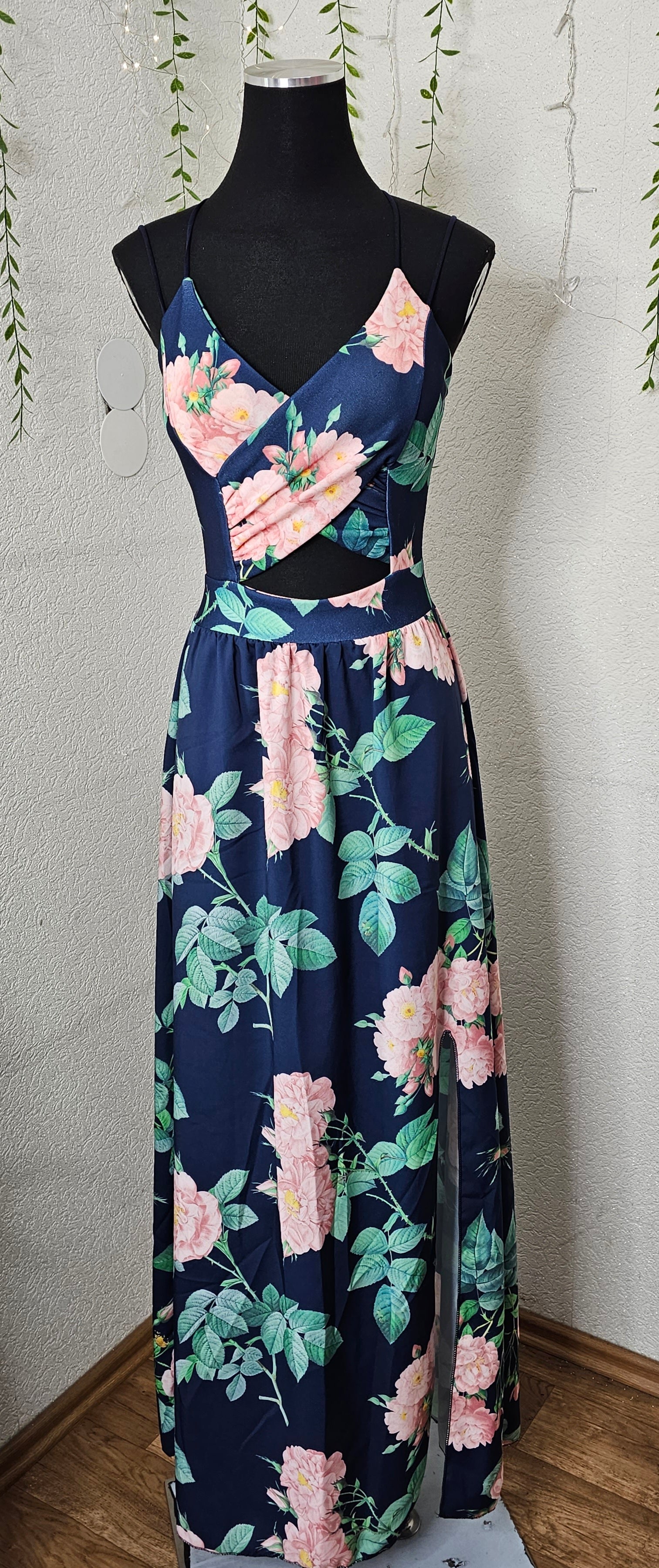 Blumenkleid mit Kreuz Träger (Einheitsgröße tragbar bis Größe M) Damen Kleid