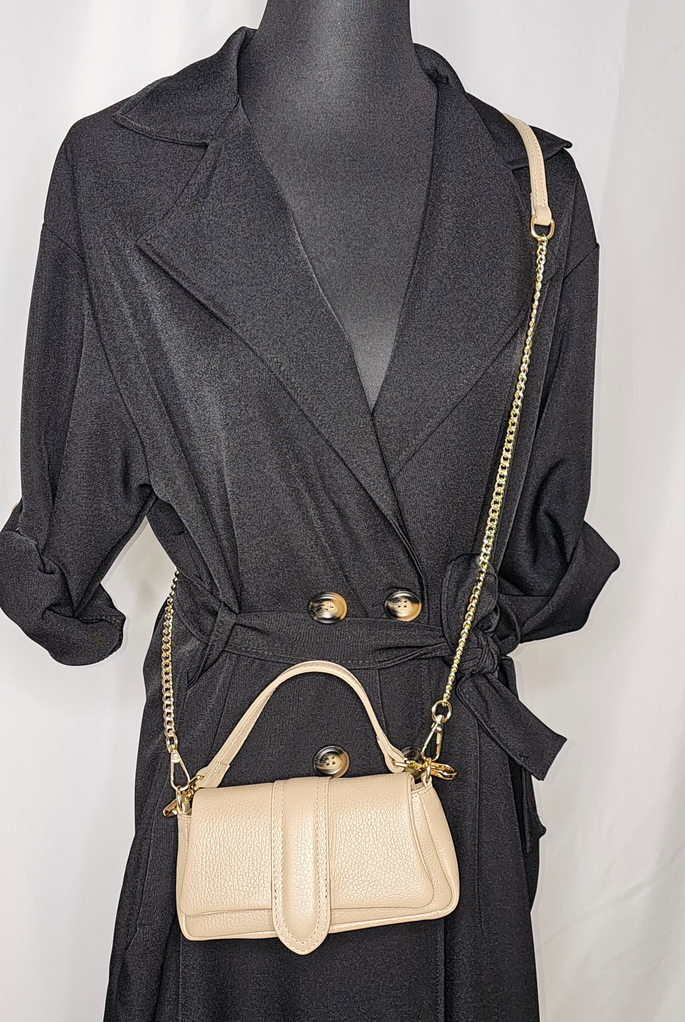 Kleine Echt Leder Tasche mit Kettenband ( 19cm breit und 10cm hoch) Damen - Tasche